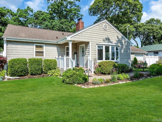 House for sale in Bohemia, New York