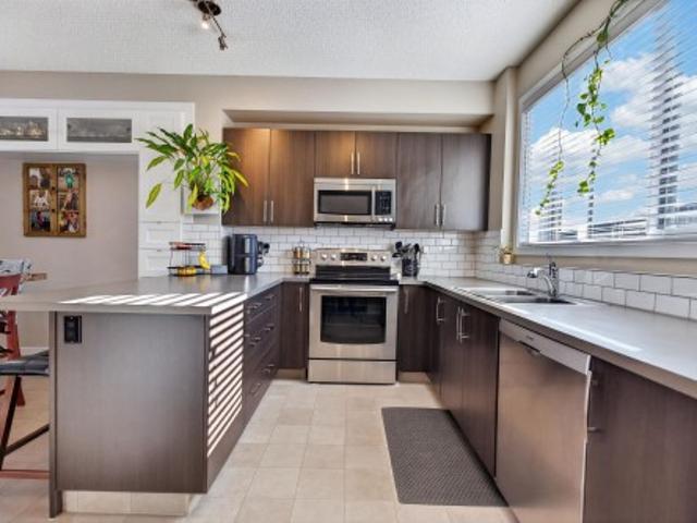 House for sale in Charlesworth, Edmonton