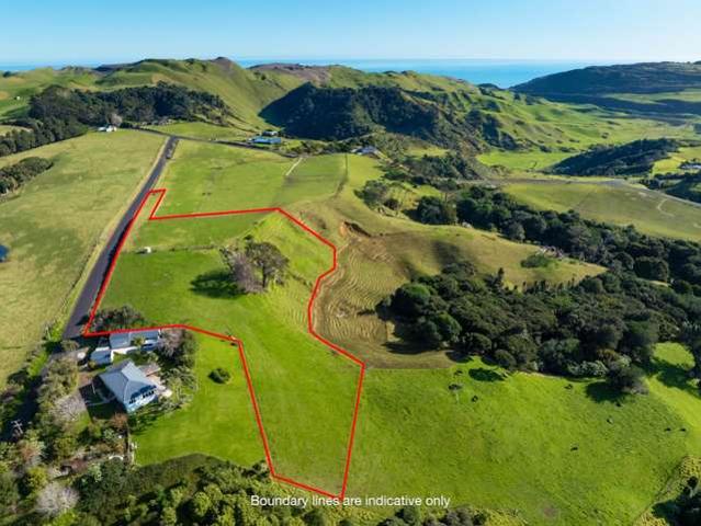 Property for sale in Awhitu