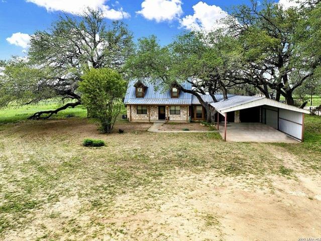 House for sale in Poteet, Texas