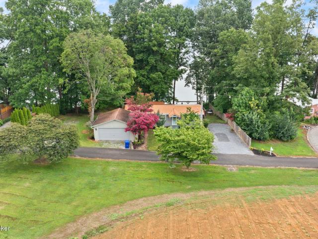 House for sale in Adolphus, Kentucky