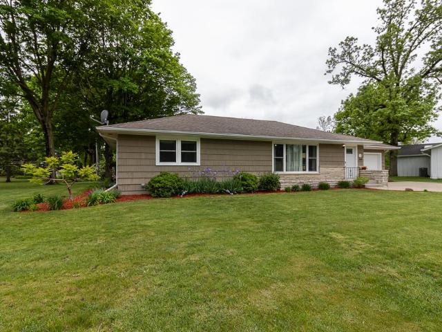 House for sale in Le Center, Minnesota