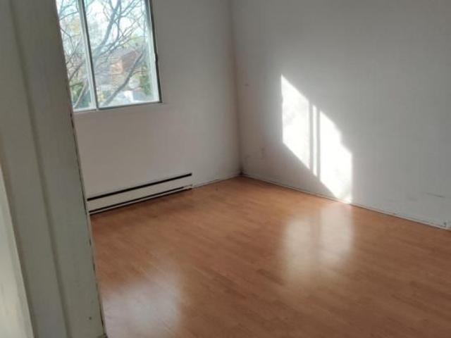 Apartment for rent in Laval-des-rapides, Quebec