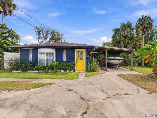 House for sale in Inglis, Levy County