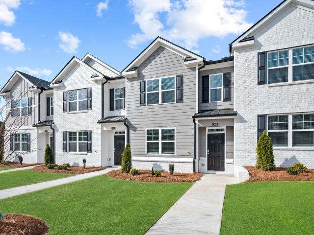 Townhouse for sale in Stockbridge, Georgia