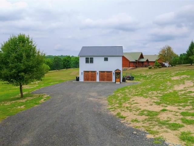 House for sale in Mount Bethel, Pennsylvania