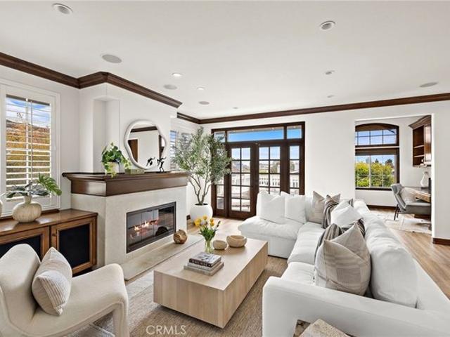 Condo for sale in Corona Del Mar, California