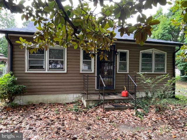 House for sale in Clubhouse Estates, Edgewater