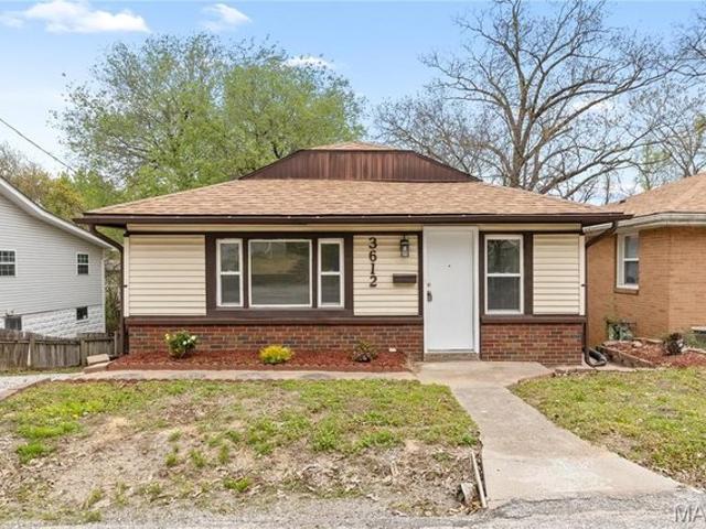 House for sale in Alton, Illinois