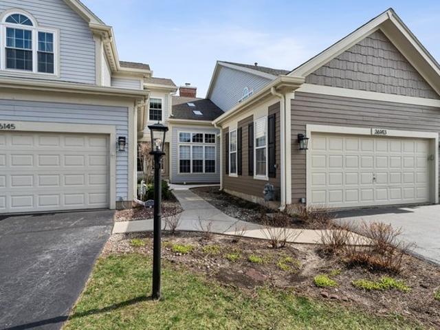 Townhouse for sale in Gurnee, Illinois