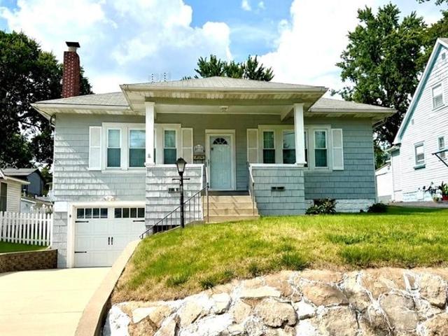 House for sale in Alton, Illinois