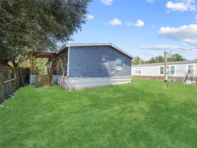 House for sale in Damon, Texas