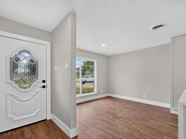 House for sale in Farmers Branch, Texas