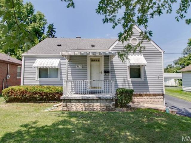 House for sale in Alton, Illinois
