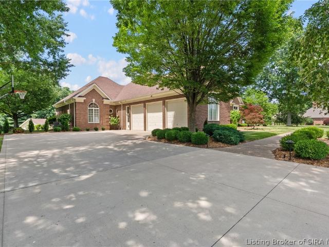 House for sale in Floyd County, Indiana