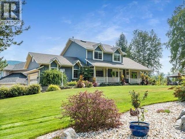 House for sale in Castlegar, British Columbia