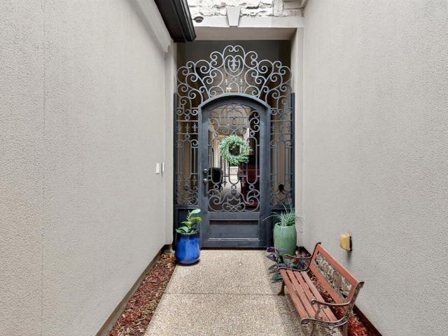 House for sale in Farmers Branch, Texas