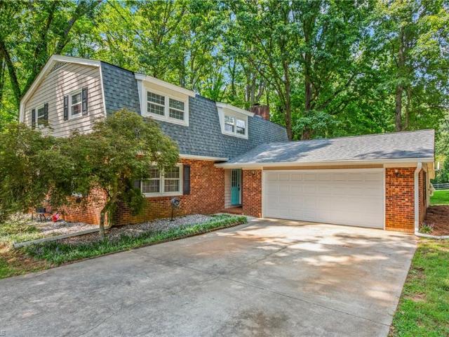 House for sale in Pfafftown, North Carolina