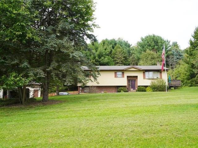 House for sale in Newhard, Slatington