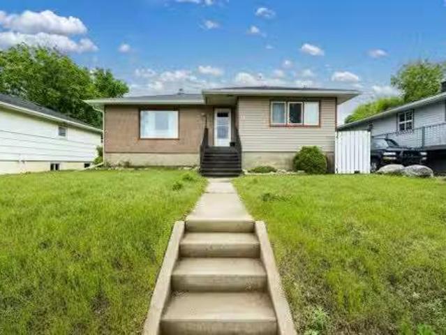 House for sale in Medicine Hat, Alberta