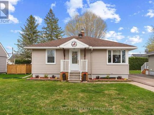 House for sale in Renfrew, Ontario