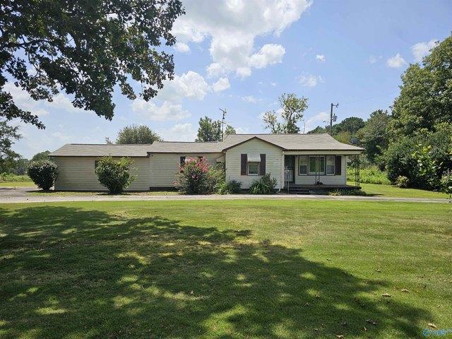 House for sale in Holly Pond, Alabama