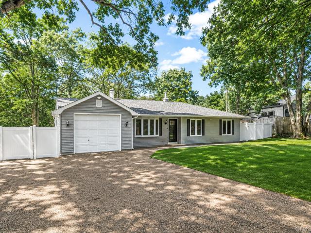 House for sale in Shirley, Town of Brookhaven