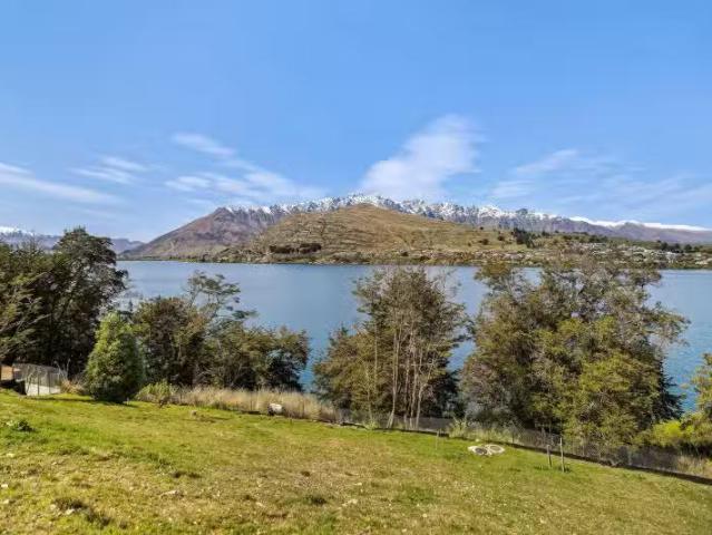 House for sale in Otakou
