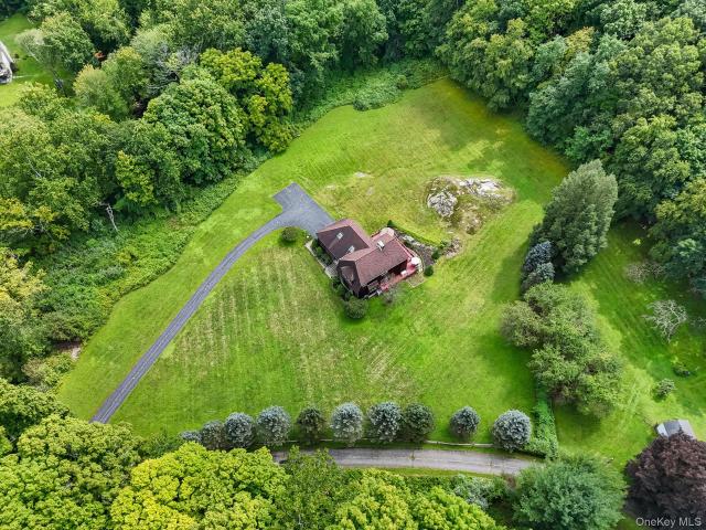 House for sale in Goldens Bridge, Town of Lewisboro