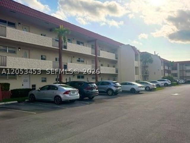 Condo for sale in Pembroke Pines, Florida
