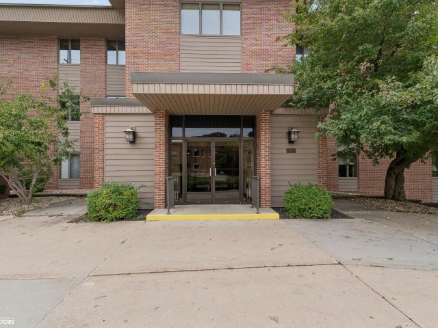 Condo for sale in Mason City, Cerro Gordo County