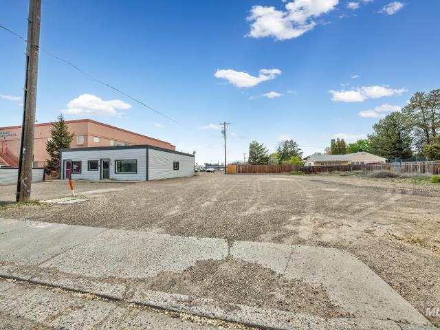 Commercial for sale in Oregonia