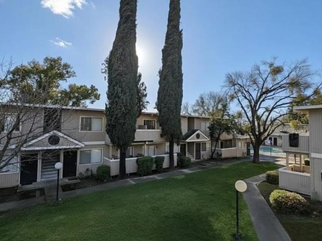 Townhouse for sale in Clovis, California