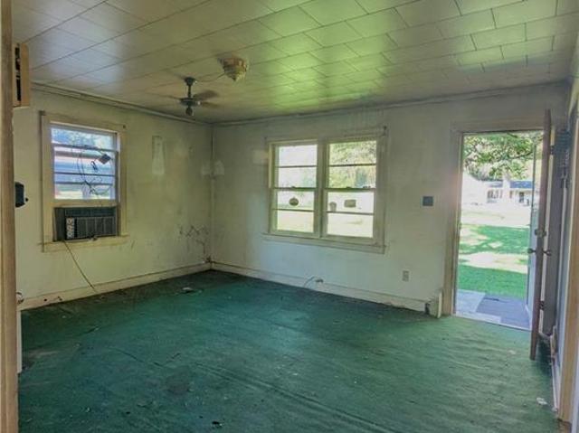 House for sale in Yadkinville, North Carolina