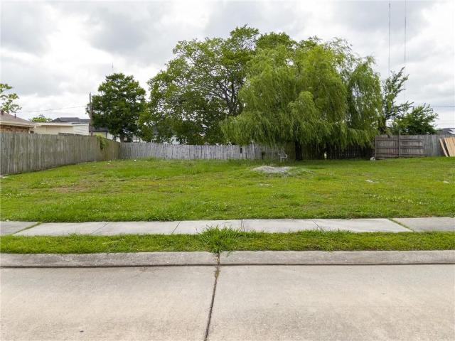 Land for sale in Chalmette, Louisiana