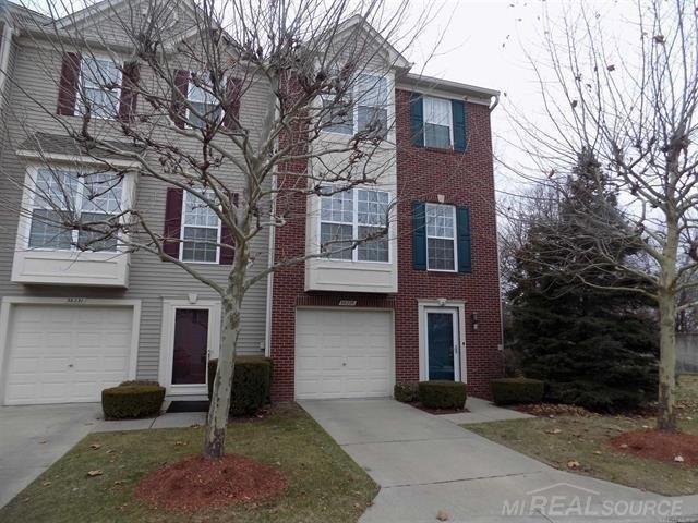Townhouse for sale in The Towns at Orchard Square, Sterling Heights