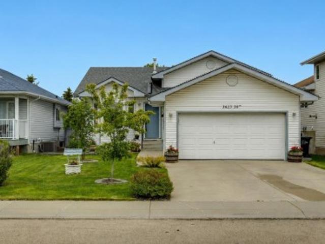House for sale in Wedgewood, Alberta