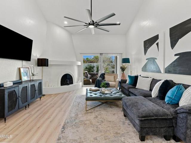 Townhouse for sale in Camelback East, Phoenix