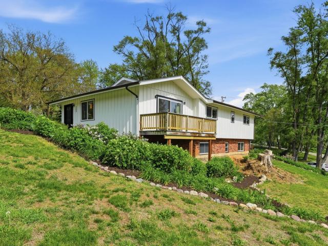 House for sale in Island Lake, Illinois