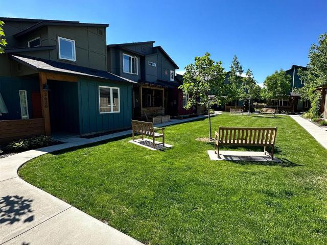 House for sale in Garden City