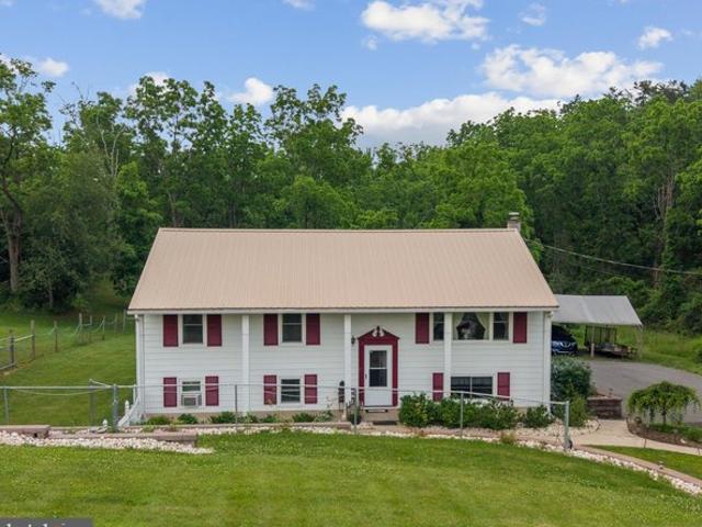 House for sale in Petersburg, Pennsylvania