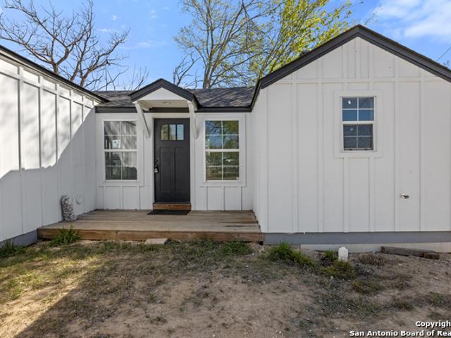 House for sale in Poteet, Texas