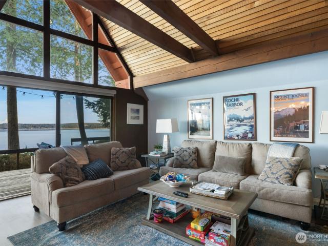 House for sale in Shelton, Washington