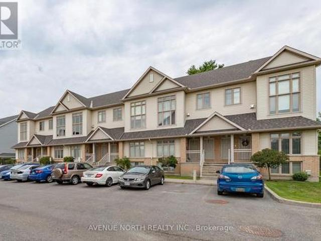 Townhouse for rent in Mulhurst Bay, Ontario