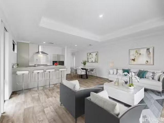 House for rent in Lakelands
