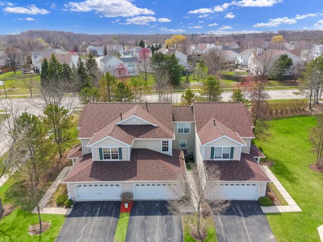 Townhouse for sale in Round Lake, Illinois