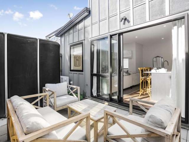 Townhouse for sale in Days Bay, Wellington