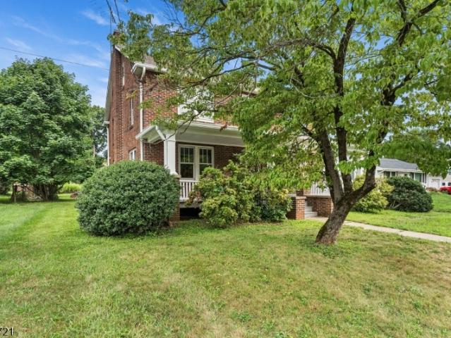 House for sale in Neshanic Station, New Jersey