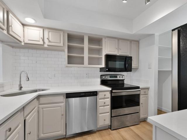 Condo for sale in Farmers Branch, Texas