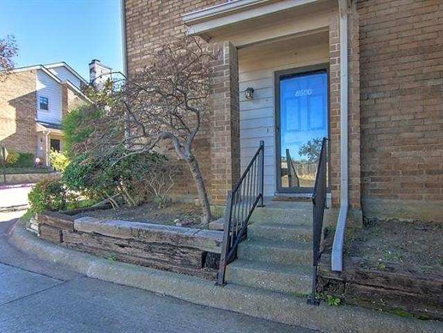 Condo for sale in Farmers Branch, Texas